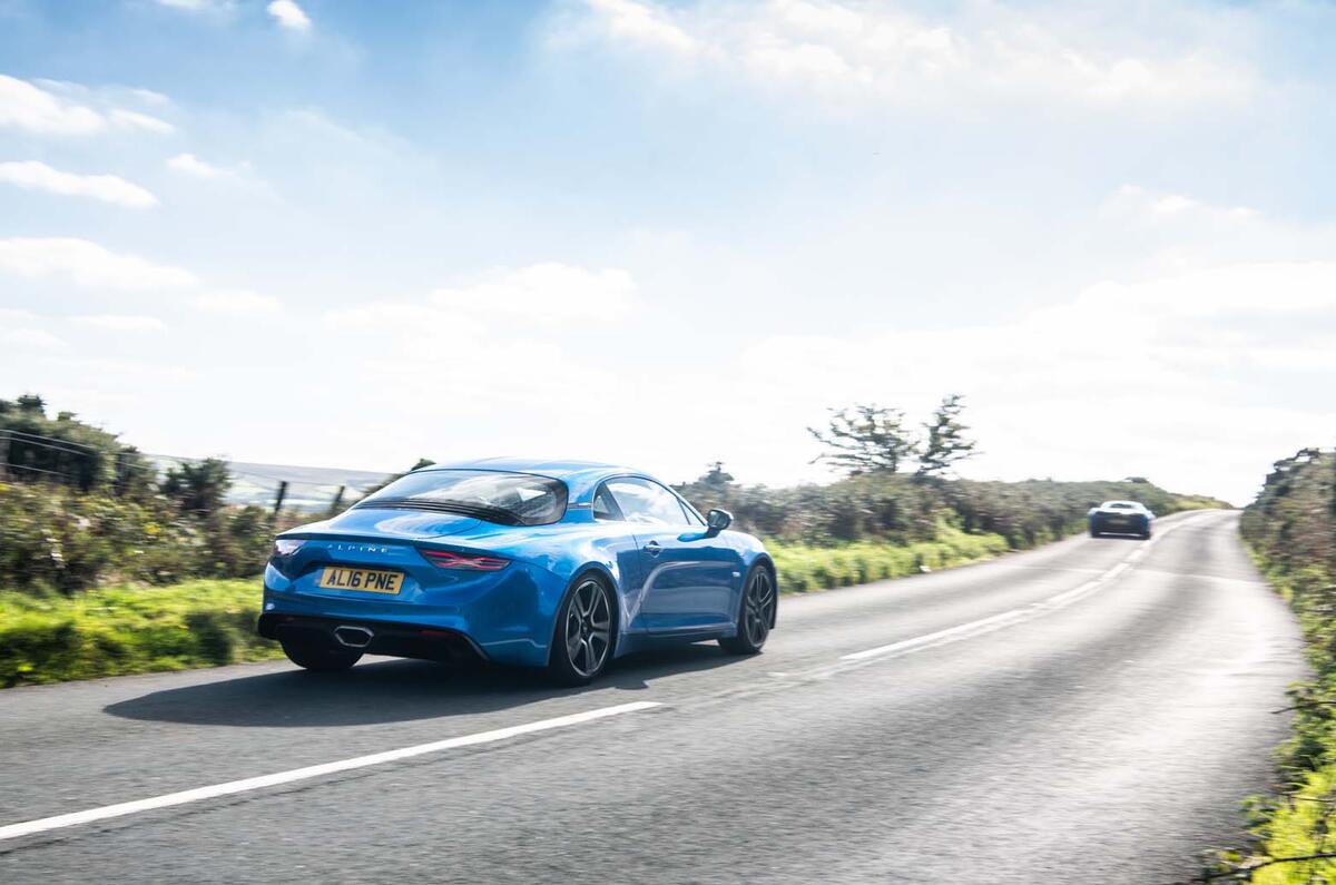 Alpine A110 vs. McLaren 570S
