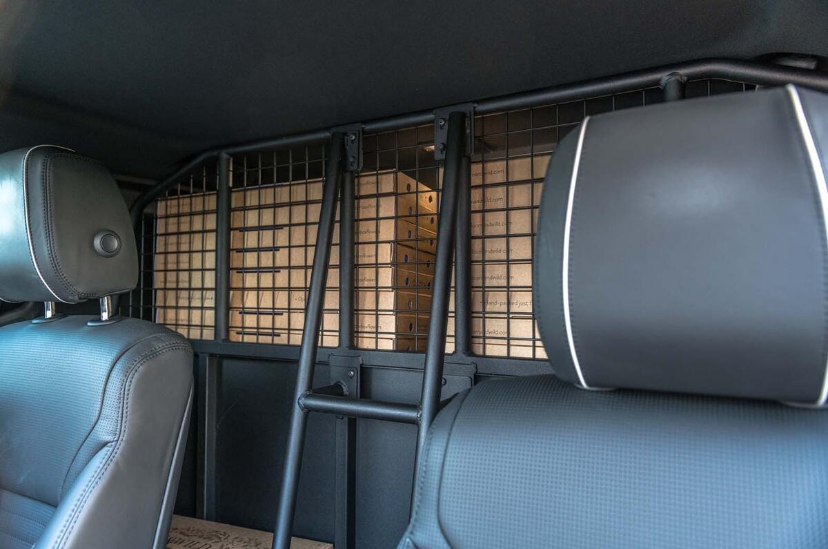 Land Rover Discovery Commercial 