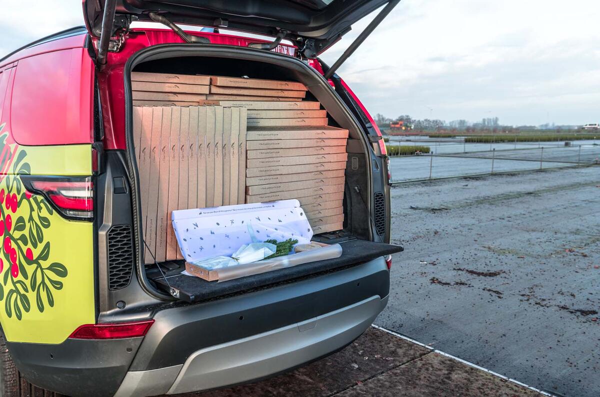 Land Rover Discovery Commercial 