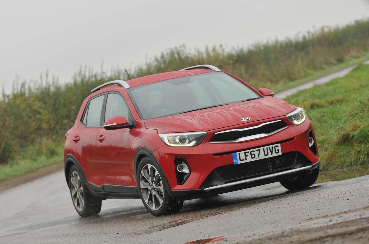 Kia Stonic cornering- front