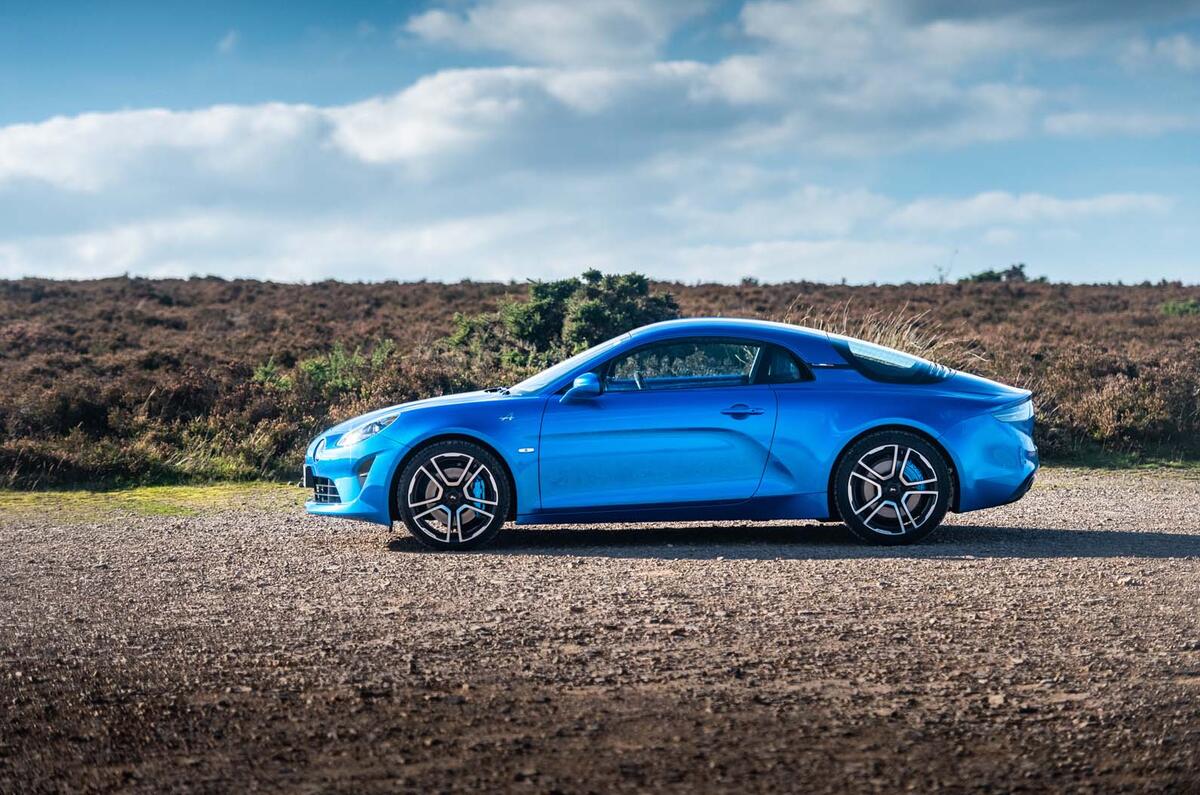 Alpine A110 vs. McLaren 570S