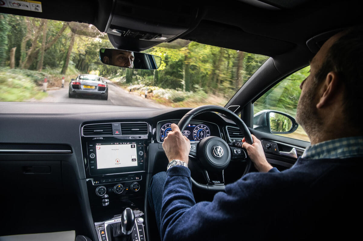 Audi R8 vs. Volkswagen Golf R