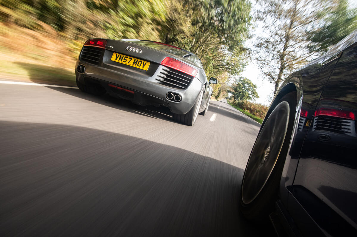 Audi R8 vs. Volkswagen Golf R