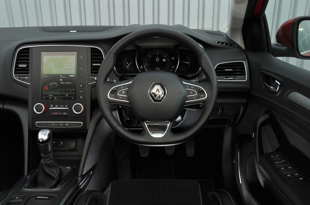 Best Car Sites >> Renault Megane Sport Tourer dCi 110 2017 review Autocar Best Car Sites >> Renault Megane Sport Tourer dCi 110 2017 review Autocar