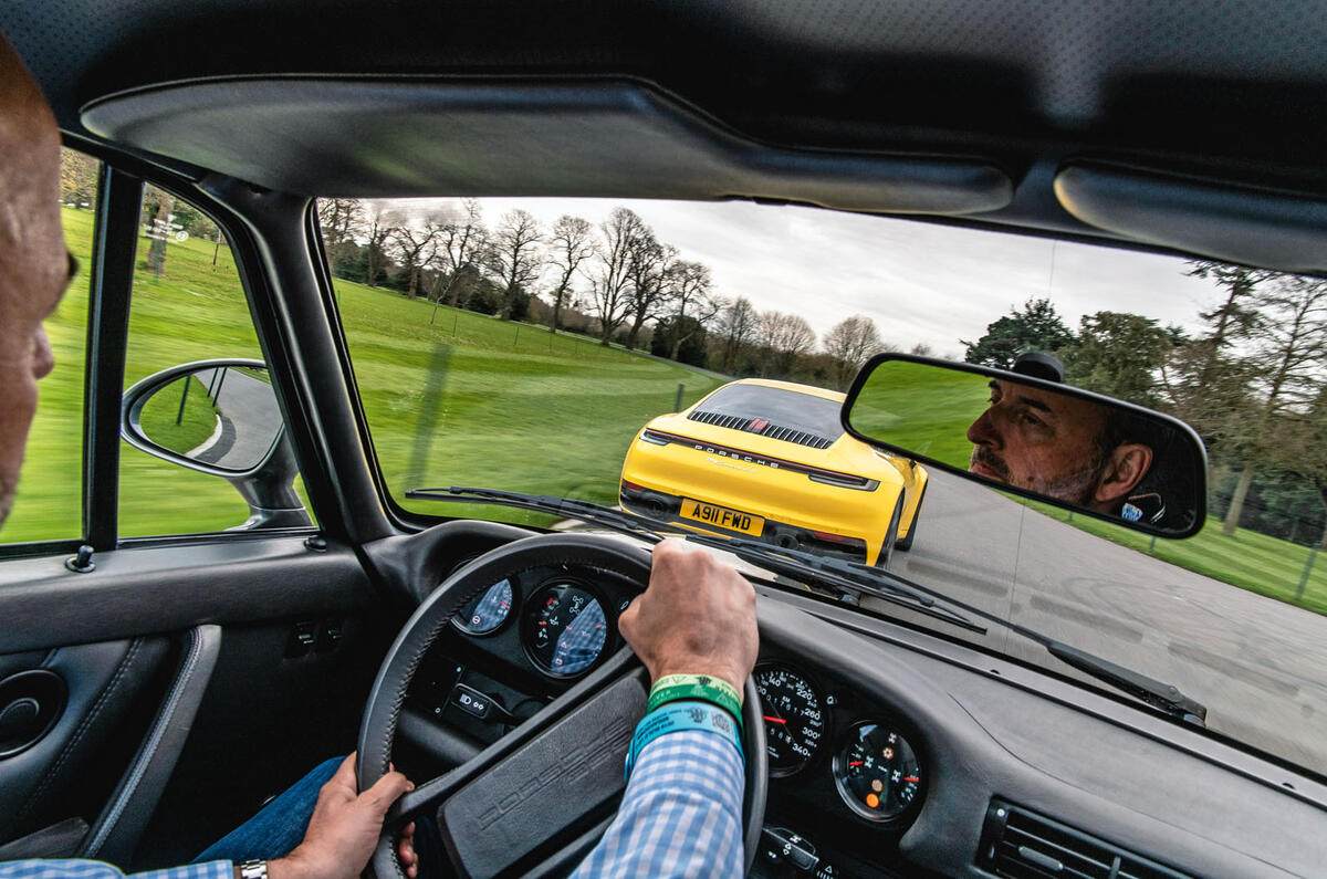 Porsche 992 911 vs. Porsche 959 - interior