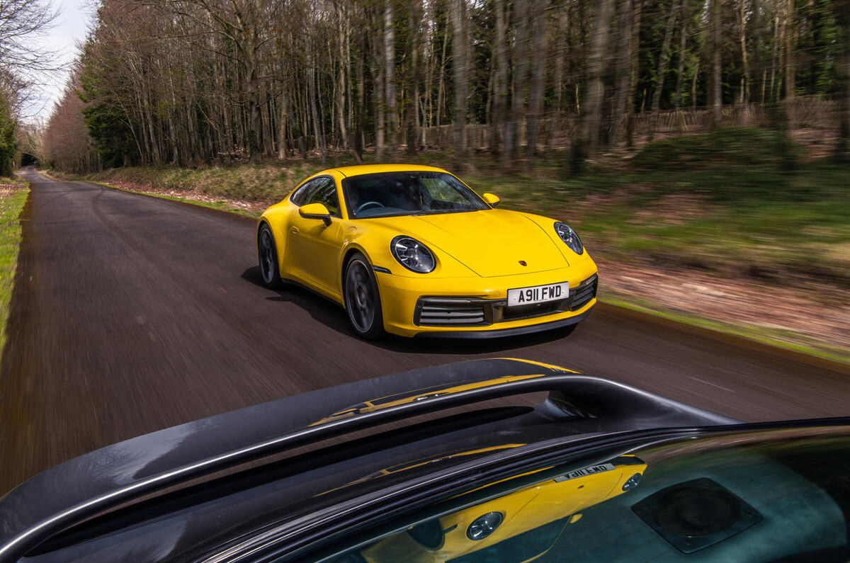 Porsche 992 911 vs. Porsche 959 - front