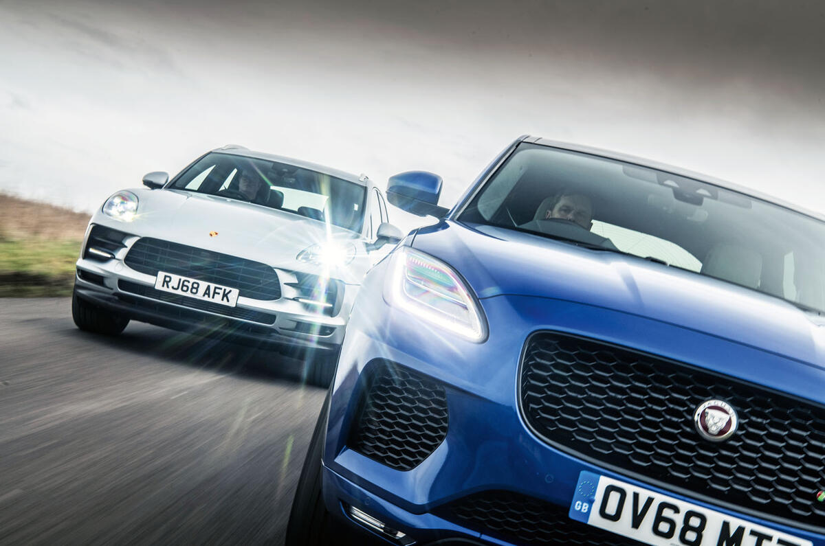 Porsche Macan vs Jaguar E-Pace 2019 - tracking Jaguar front