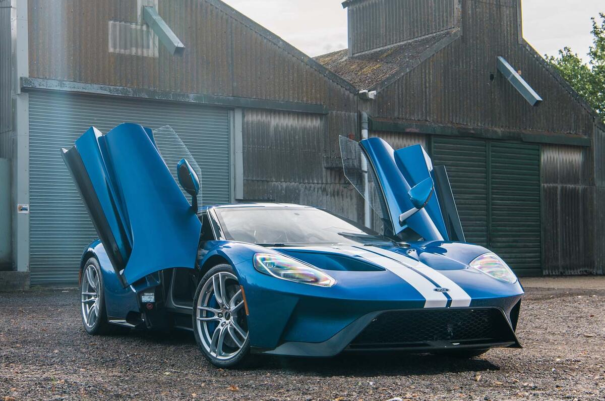 Ford GT vs Fiesta ST
