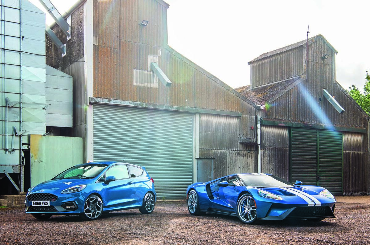 Ford GT vs Fiesta ST