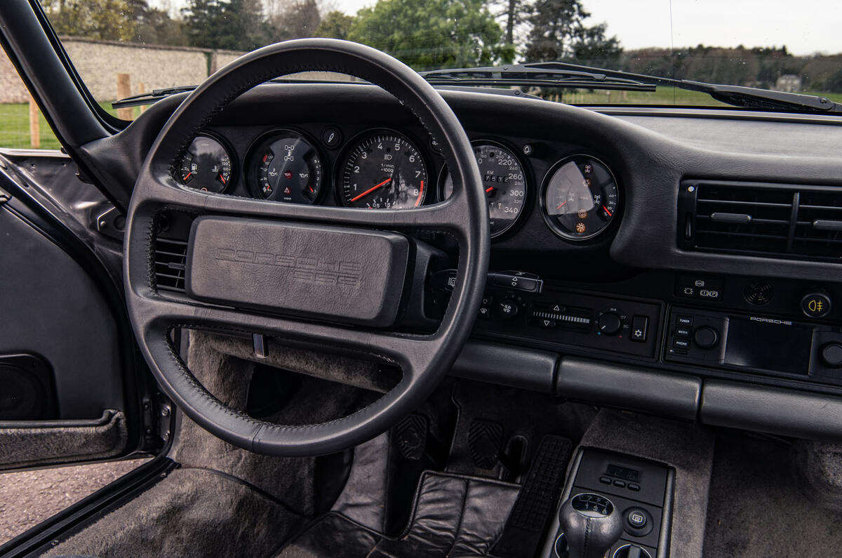 Porsche 959 - steering wheel