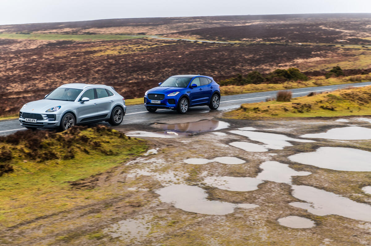 Porsche Macan vs Jaguar E-Pace 2019 - puddles