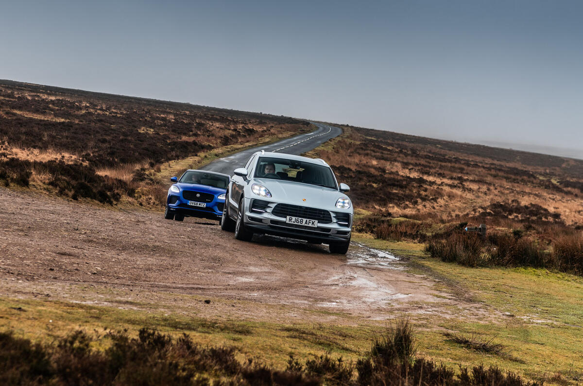 Porsche Macan vs Jaguar E-Pace 2019 - mud