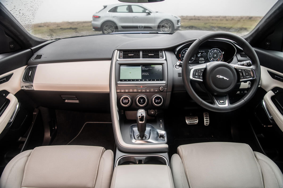 Porsche Macan vs Jaguar E-Pace 2019 - Jaguar interior