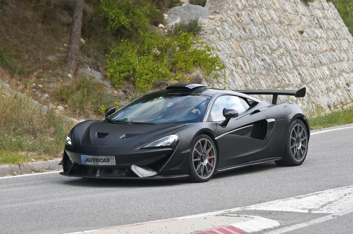 2020 McLaren 620R spy shots