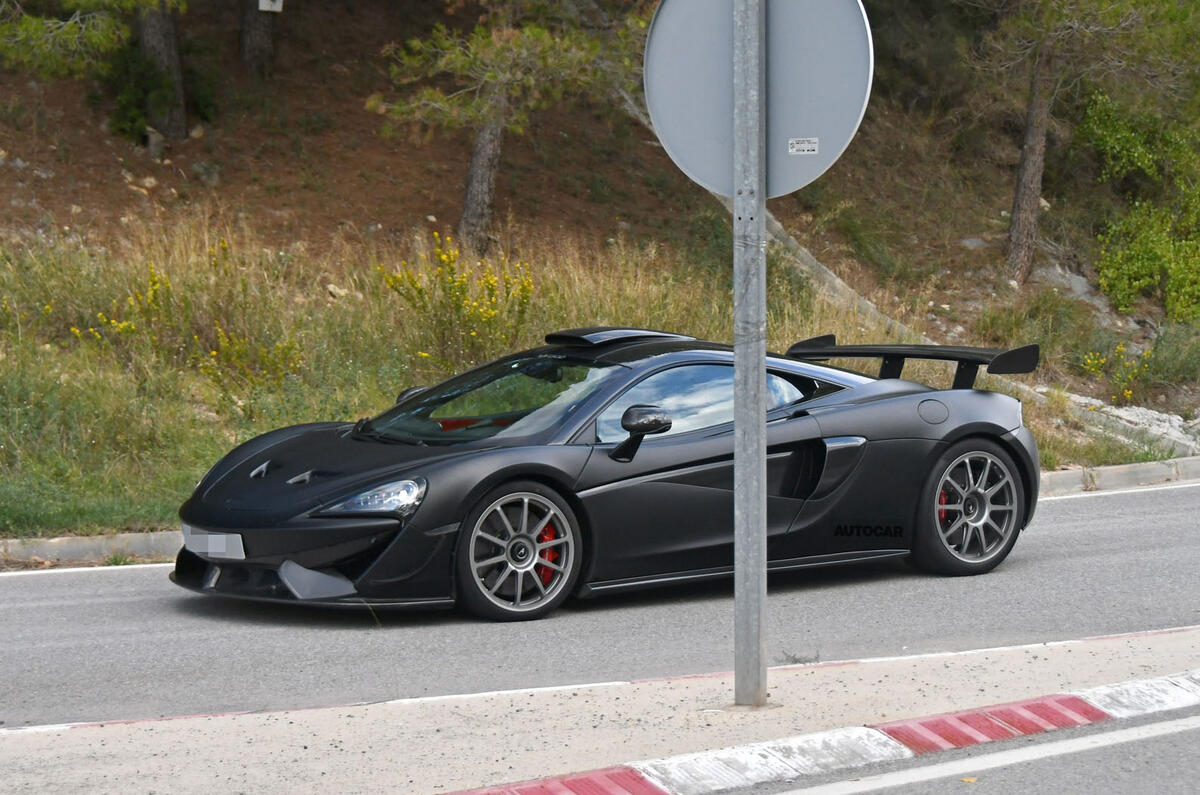 2020 McLaren 620R spy shots