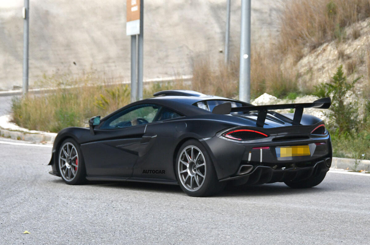 2020 McLaren 620R spy shots