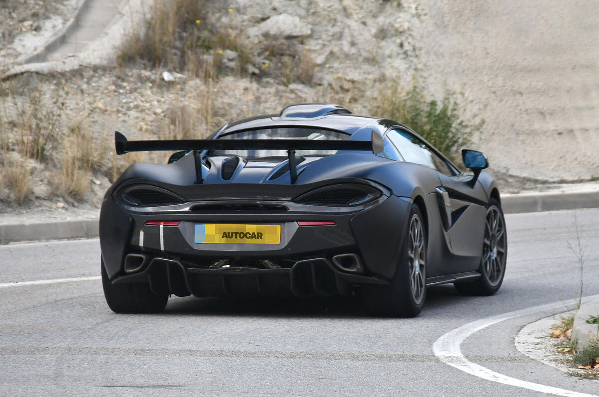 2020 McLaren 620R spy shots