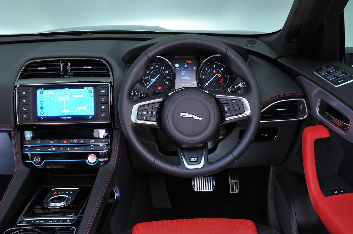 https://images.cdn.autocar.co.uk/sites/autocar.co.uk/files/styles/gallery_slide/public/images/car-reviews/first-drives/legacy/dsc_4821_0.jpg?itok=CqdI-nyl