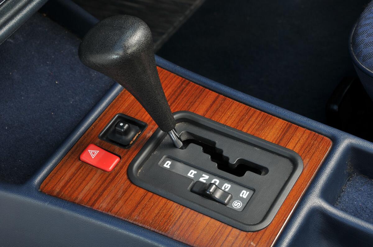 Mercedes 190E gearlever