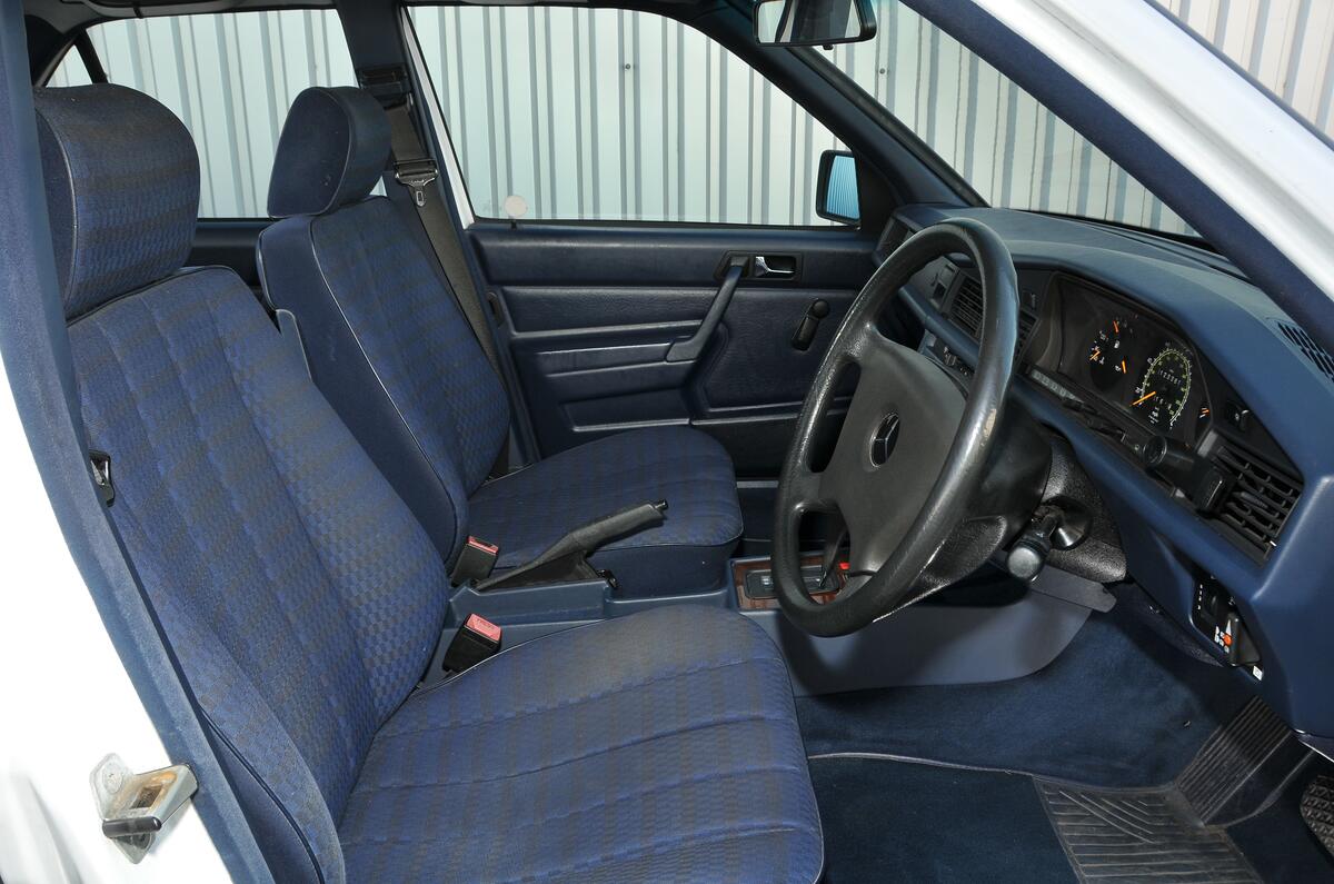 Mercedes 190E interior