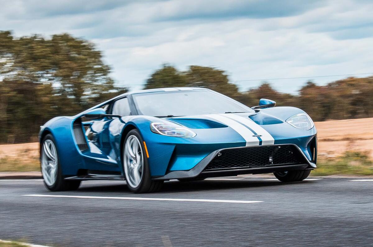 Ford GT vs Fiesta ST