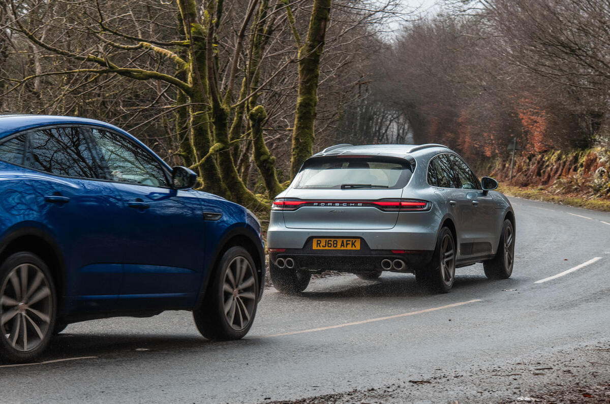 Porsche Macan vs Jaguar E-Pace 2019 - Porsche in lead