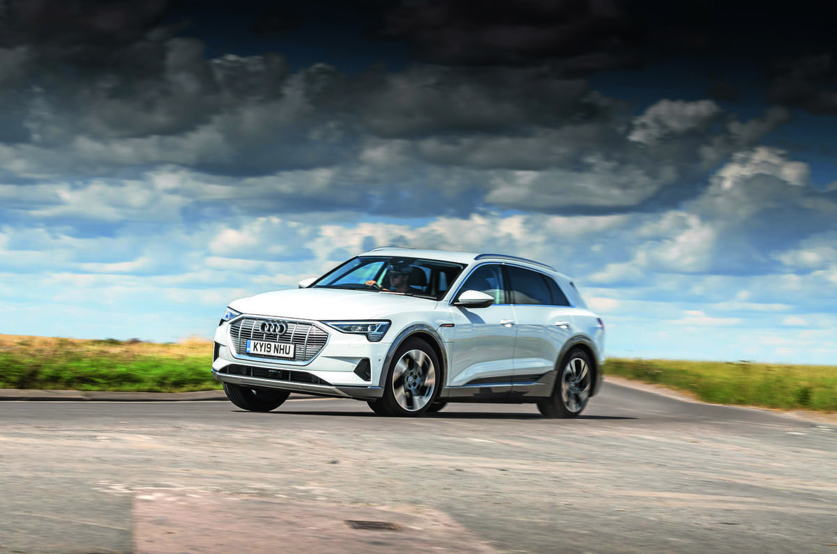 Audi E-tron cornering - front