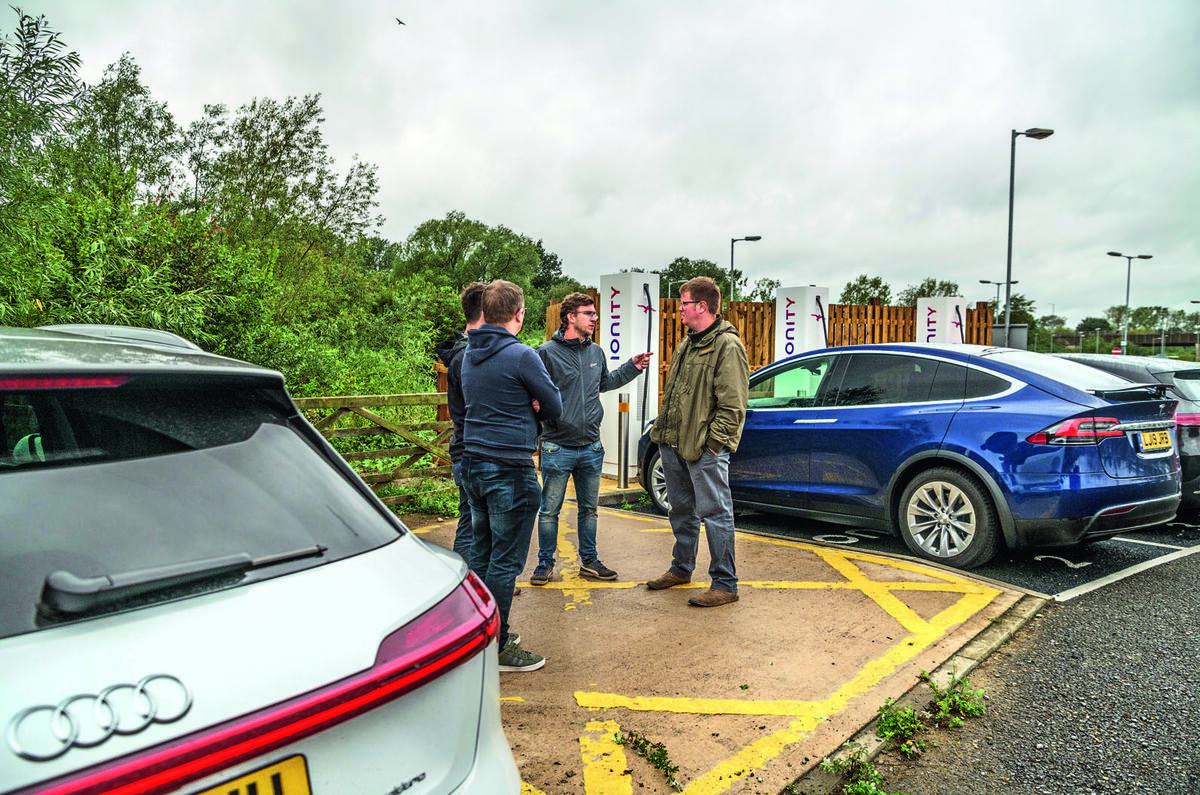 Jaguar I-Pace, Mercedes-Benz EQC, Audi E-tron and Tesla Model X charging
