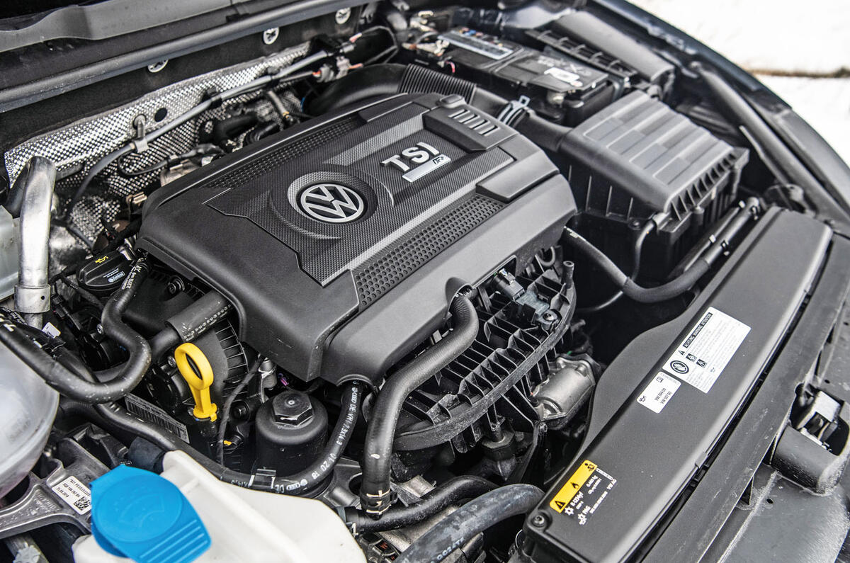 Mercedes-AMG A35 vs. Volkswagen Golf R