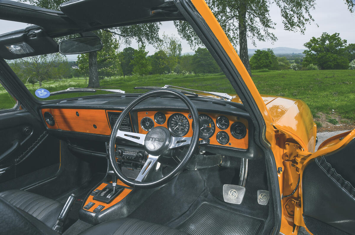 1972 Triumph Stag - dashboard