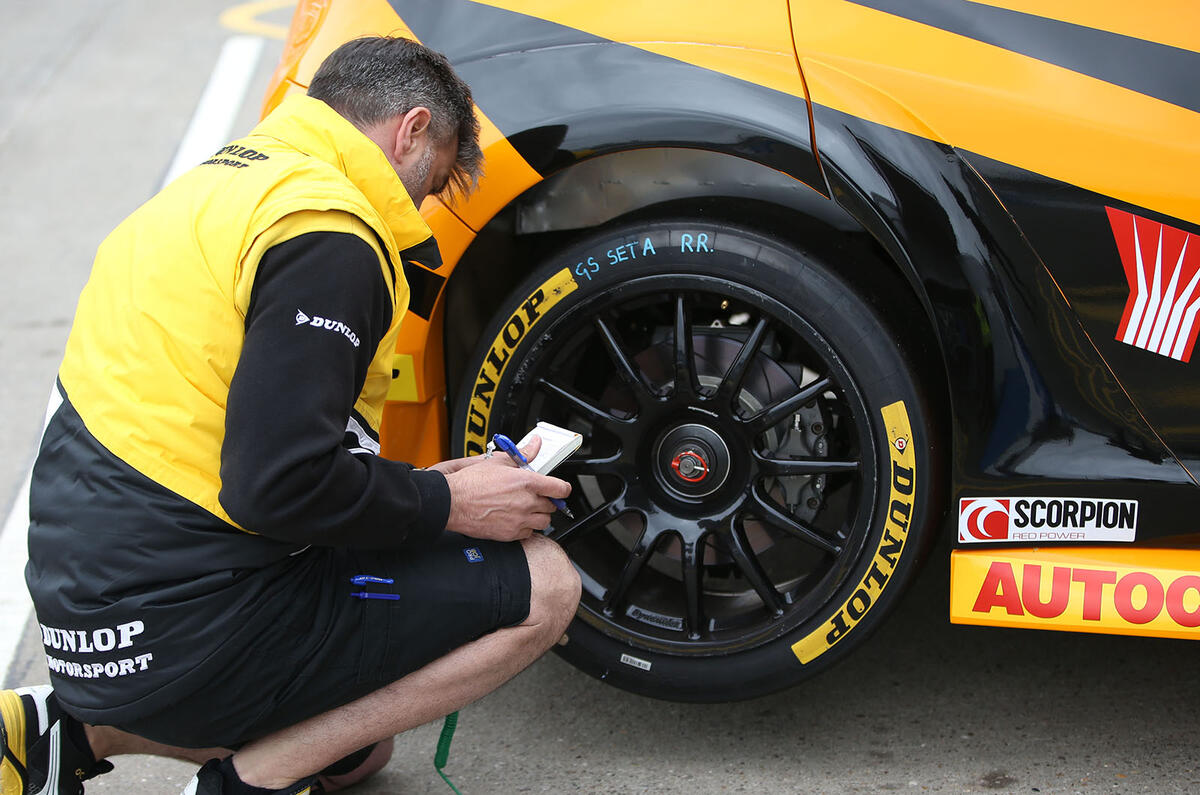 Thruxton BTCC tyres