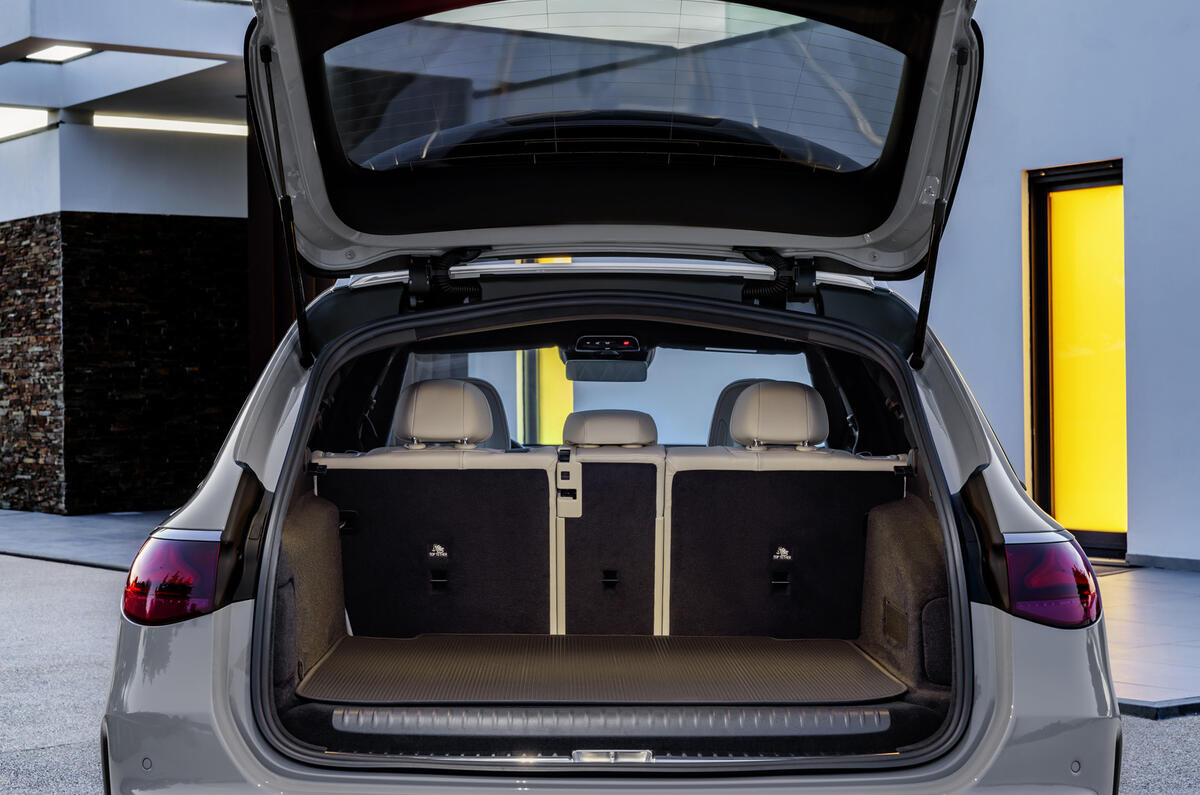 E Class estate boot E Class estate boot