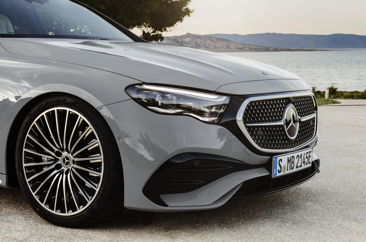 E Class estate front quarter E Class estate front quarter