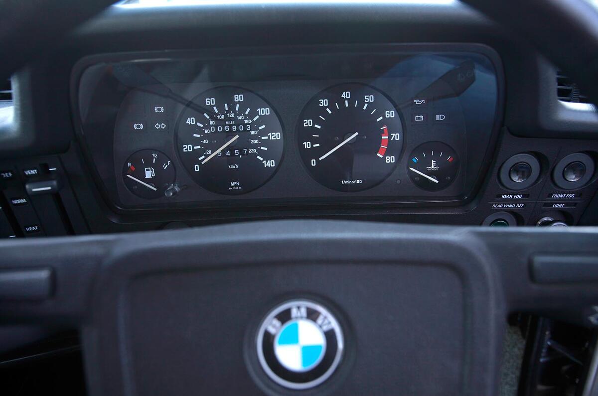 BMW E21