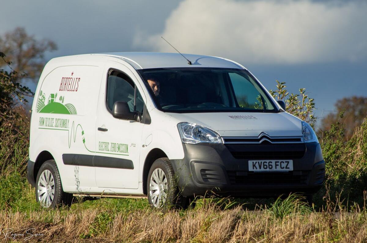 electric van 161 (1)