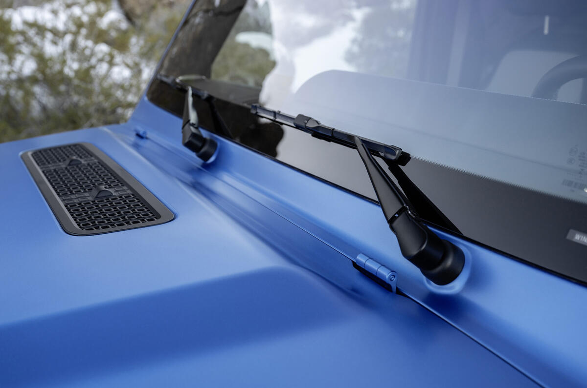 Electric G Class blue wipers Electric G Class blue wipers