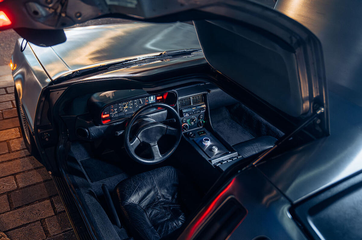 Electrogenic Delorean DMC 12 door open