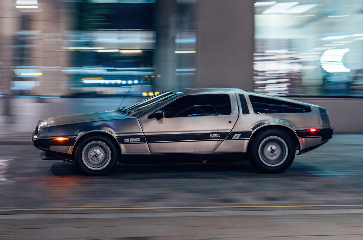 Electrogenic Delorean DMC 12 side tracking