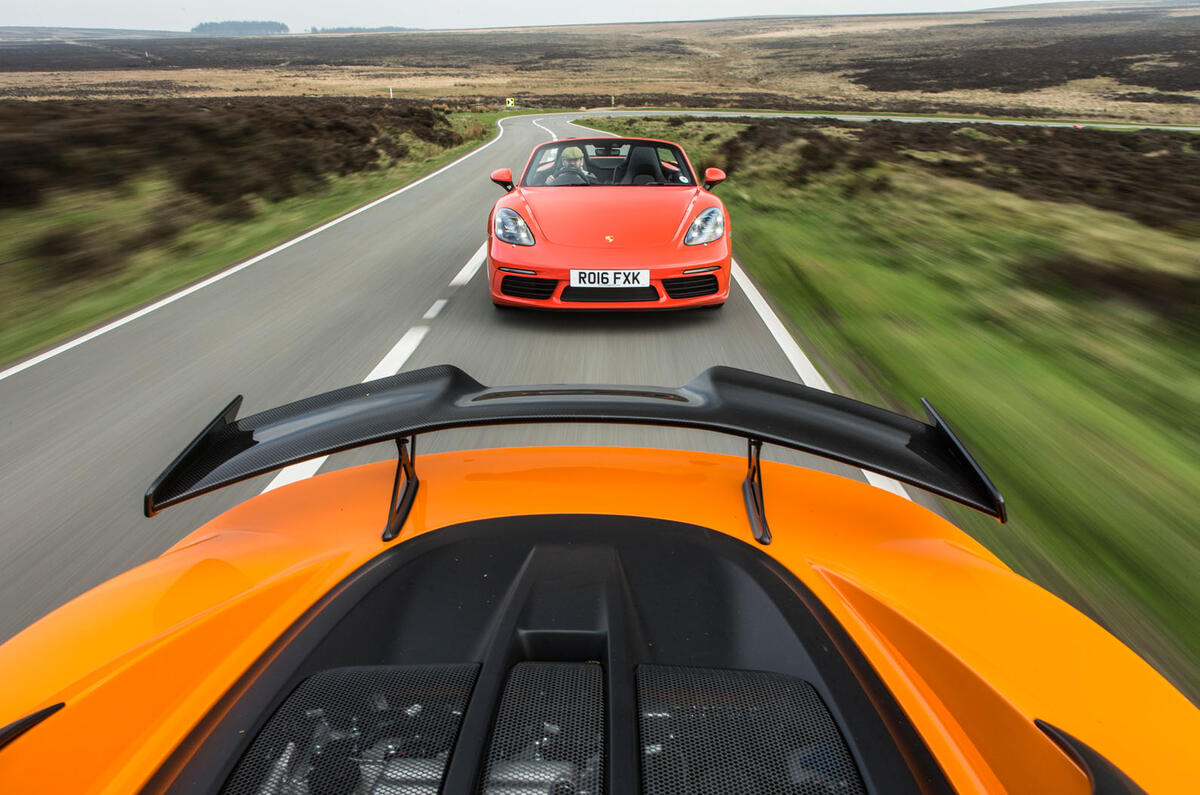 Porsche 718 Boxster S vs Lotus Elise