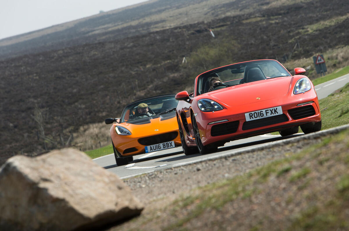 Porsche 718 Boxster S vs Lotus Elise