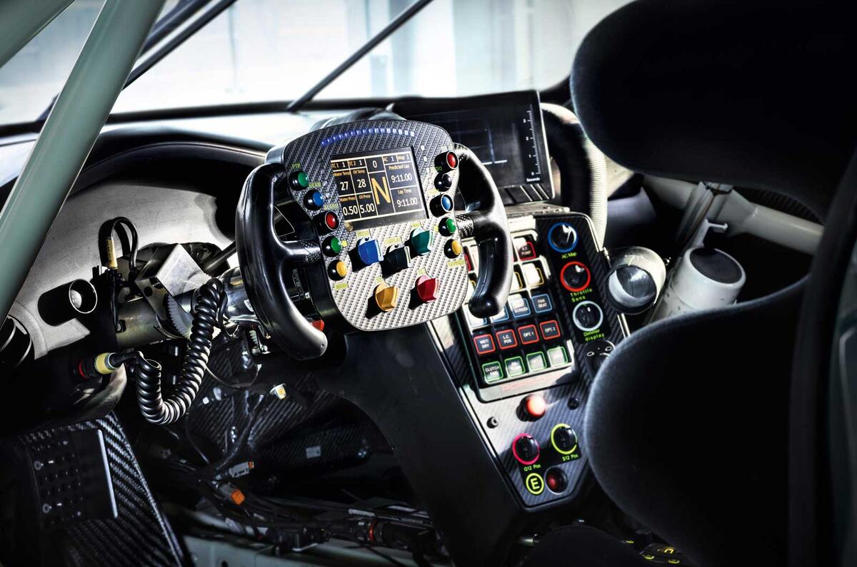 2017 Porsche 911 RSR – mid-engined Le Mans racer revealed