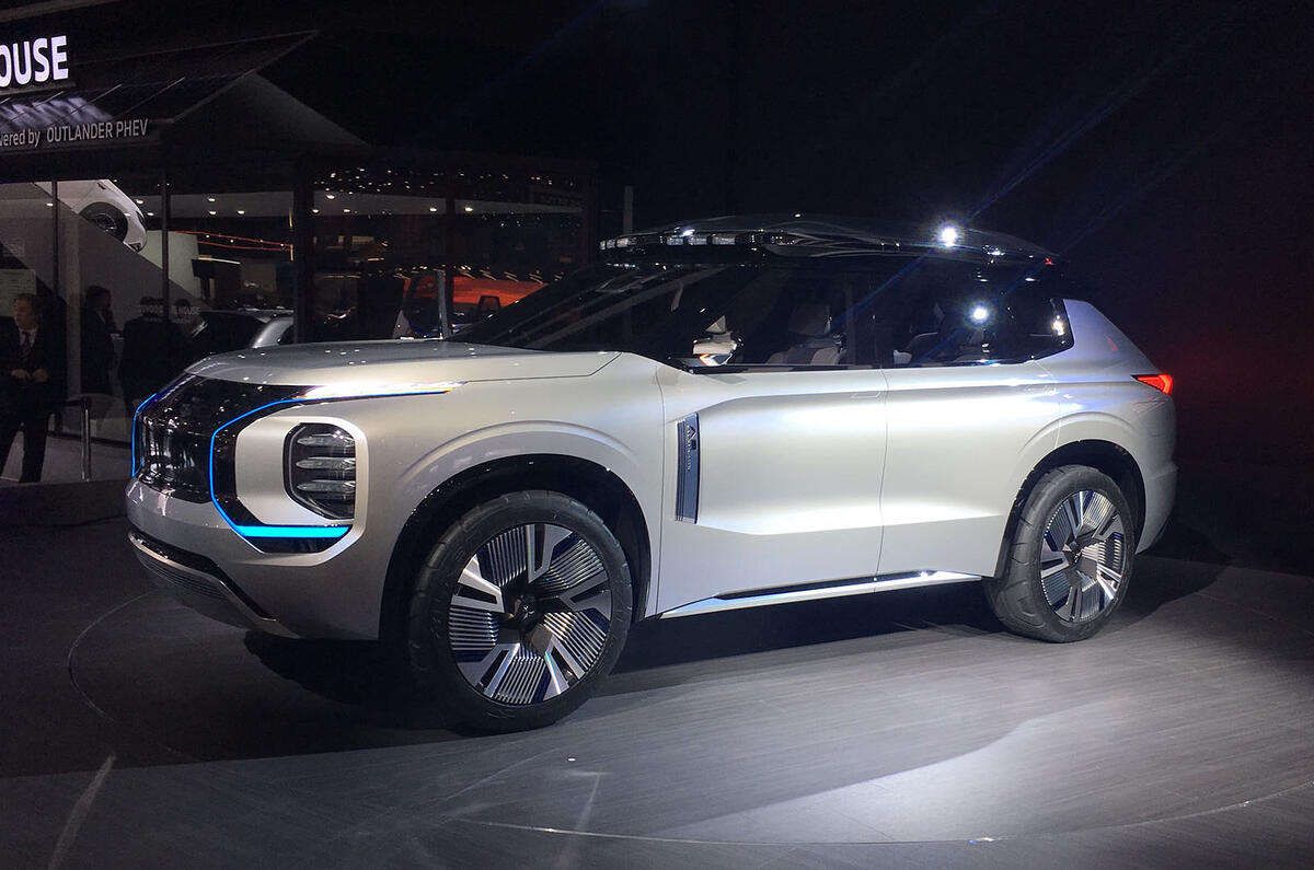 Mitsubishi Engelburg Tourer Geneva stand - side