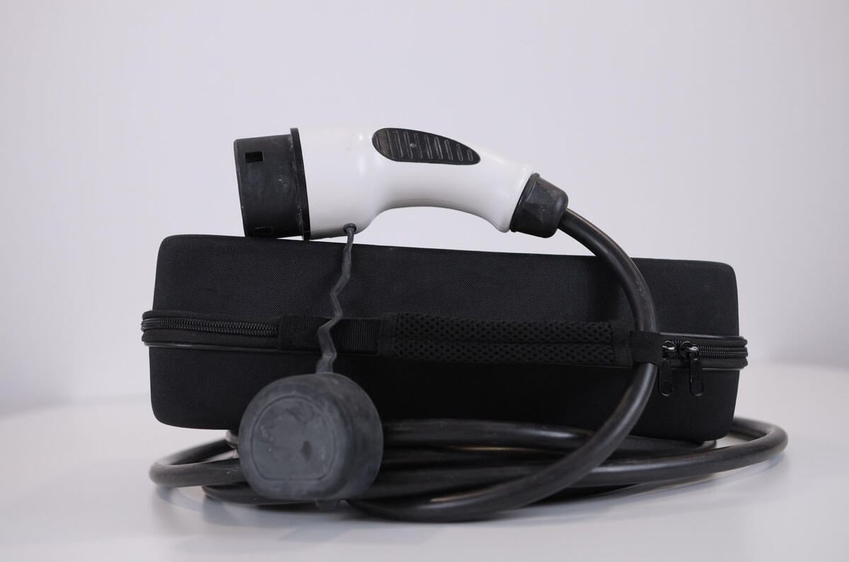 ESF EV+charging+cable+w+case+1 (1)