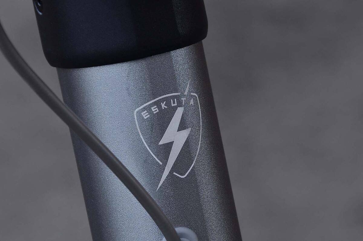 Eskuta KS 450 202220220210 5926 Eskuta KS 450 202220220210 5926