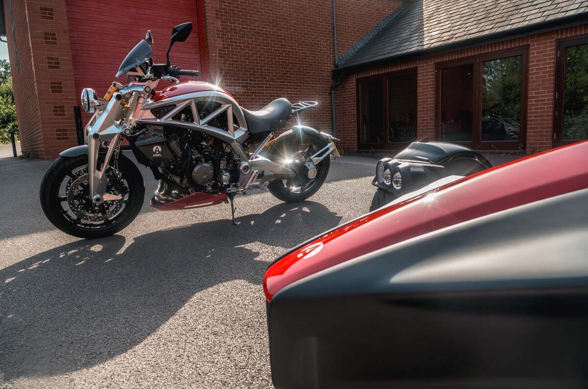 Ariel Atom 4 vs Ariel Ace