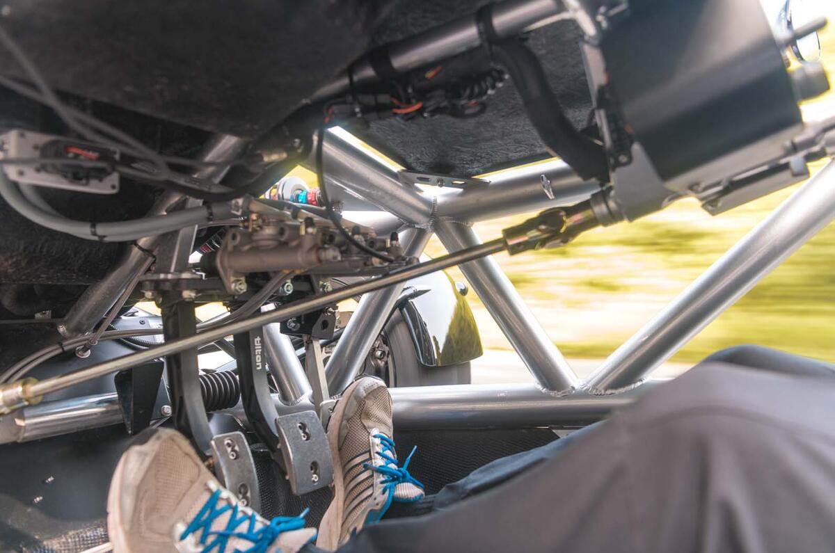 Ariel Atom 4 vs Ariel Ace