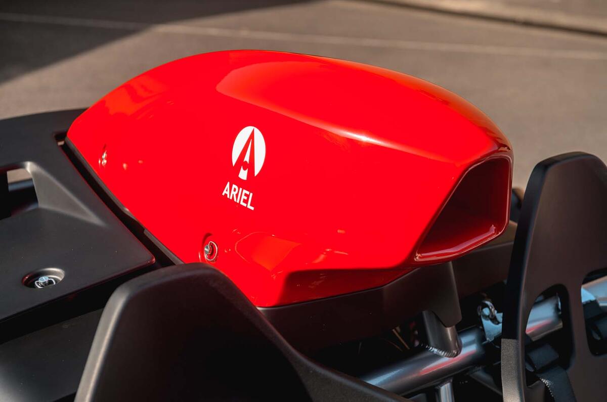 Ariel Atom 4 vs Ariel Ace