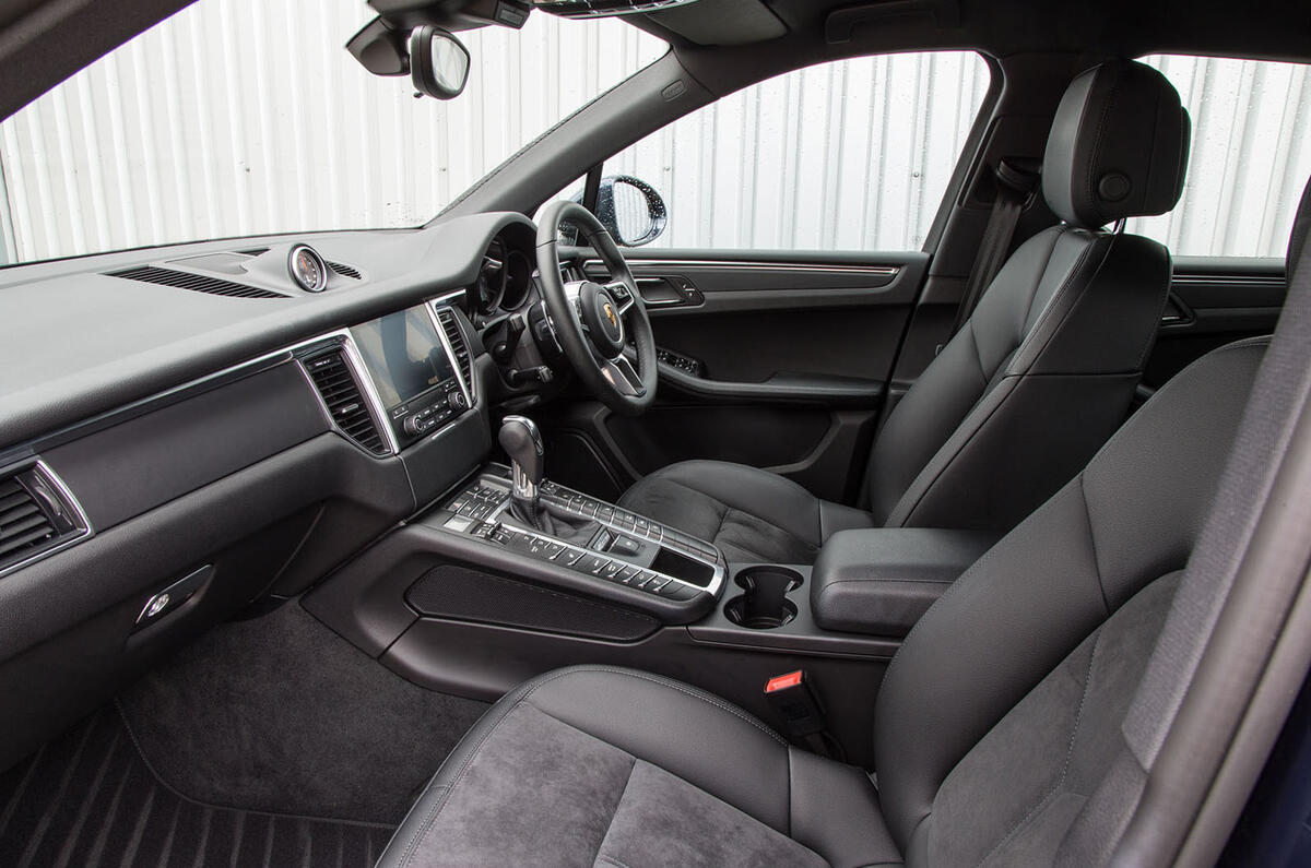 Jaguar F-Pace vs Porsche Macan
