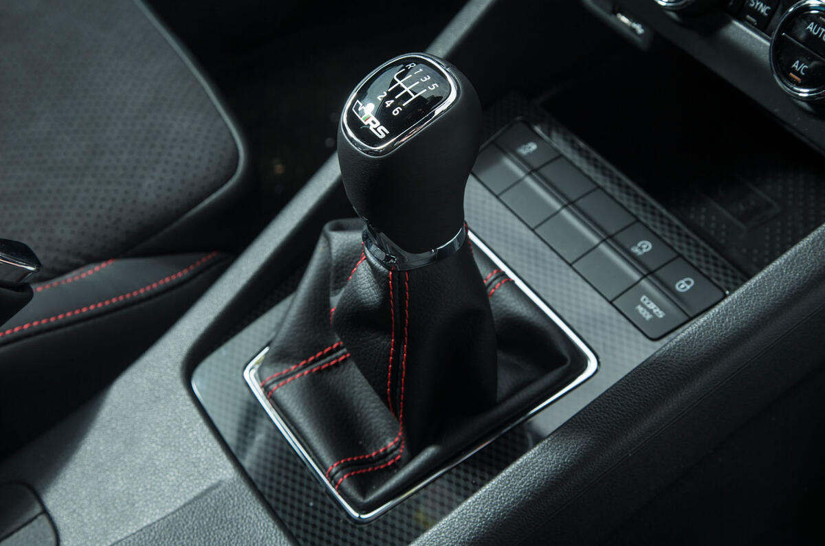Skoda Octavia vRS estate vs. Seat Leon ST Cupra vs. Volvo V60 AWD Polestar - fast estate triple test