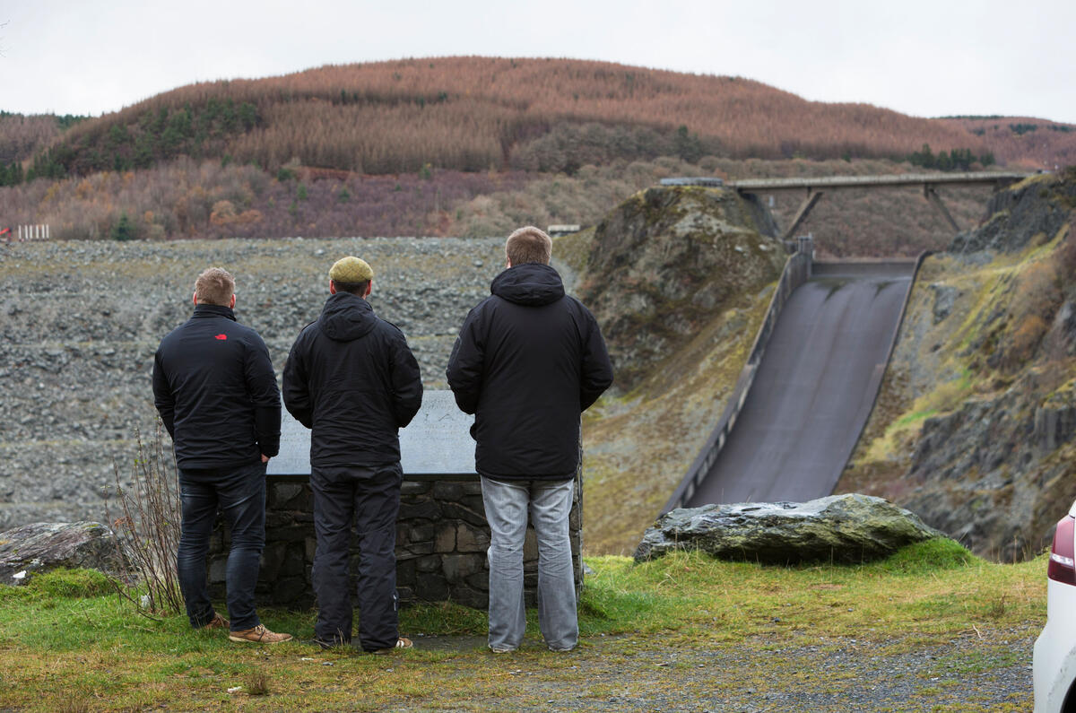 McLaren 570GT vs Volkswagen Golf GTI vs Mercedes-Benz E-Class Estate